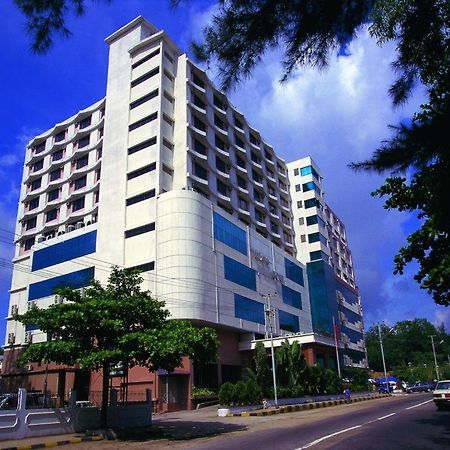 Yuzana Hotel Yangon Bagian luar foto