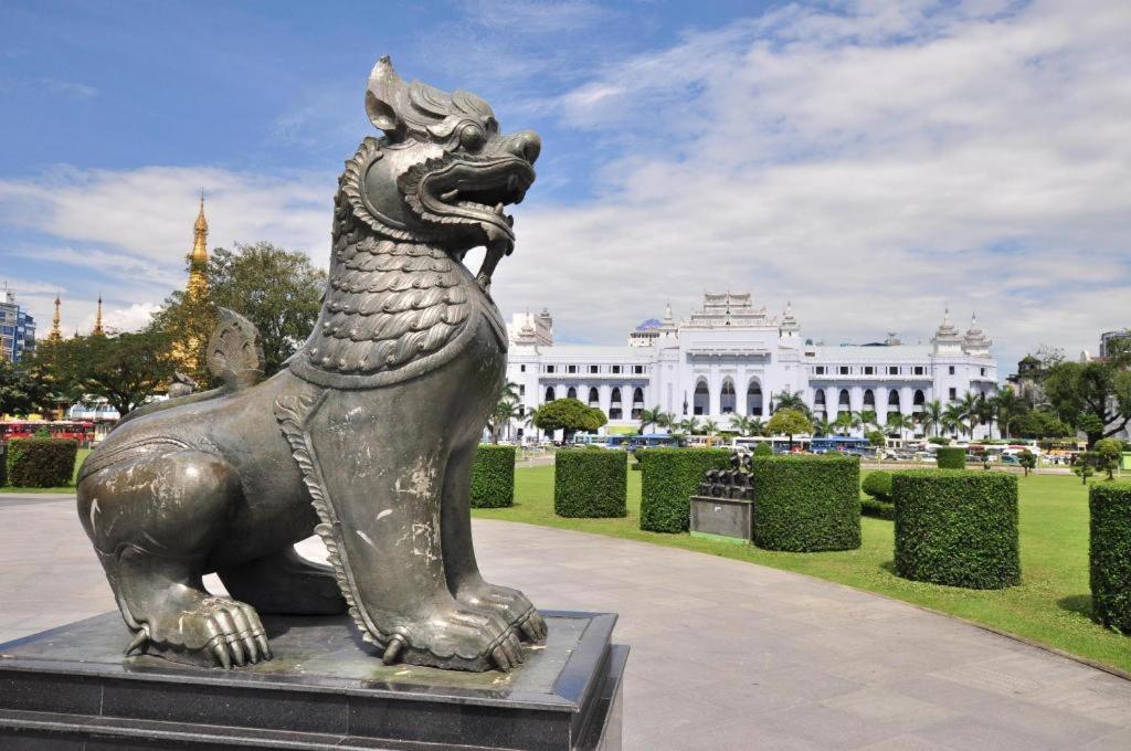 Yuzana Hotel Yangon Bagian luar foto