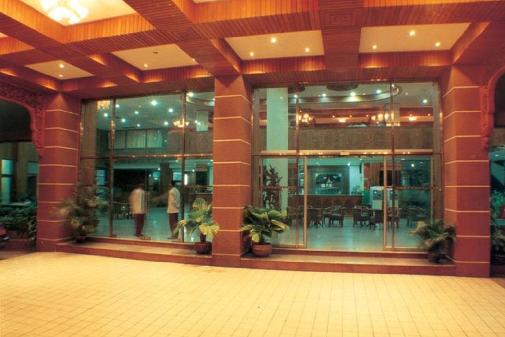 Yuzana Hotel Yangon Bagian luar foto