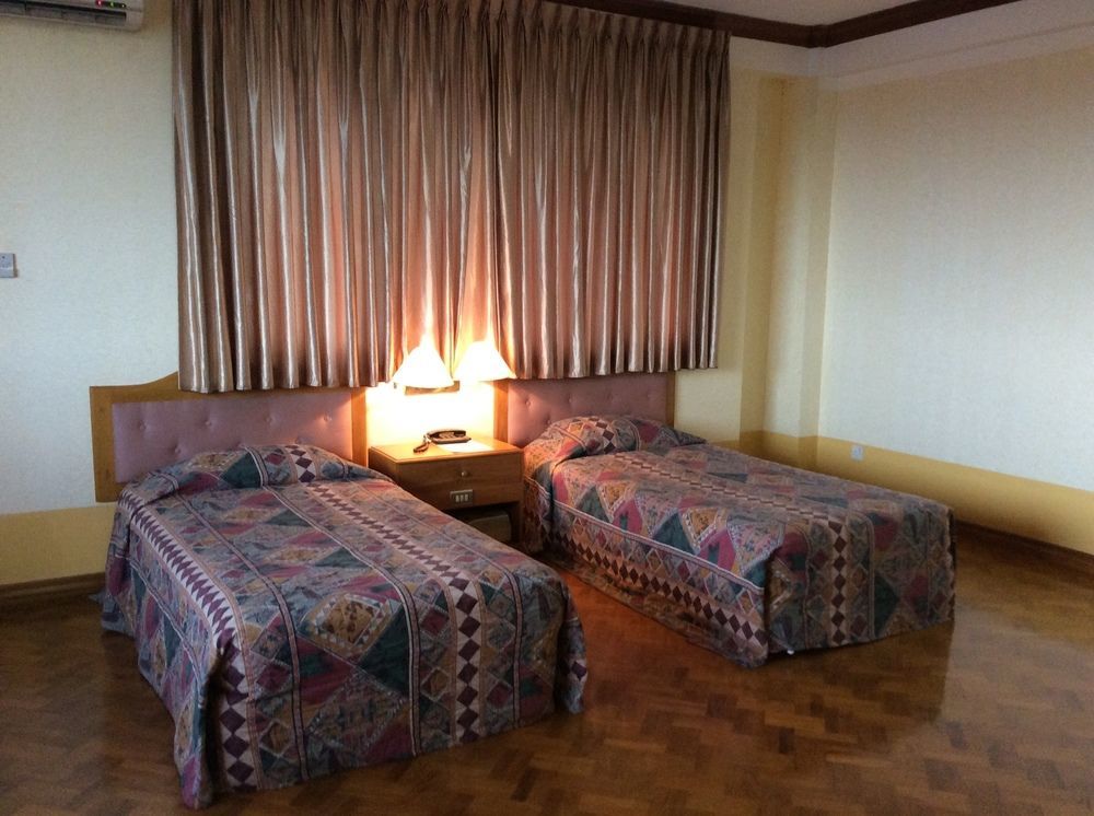 Yuzana Hotel Yangon Bagian luar foto